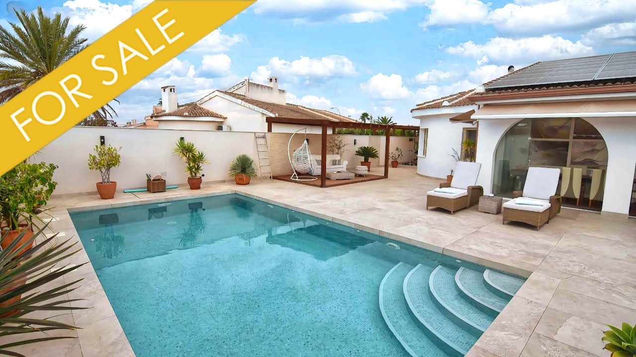Villa In Spain  | €539,000 | 4 Bedrooms |  3 Bathrooms | Swimmingpool | Ciudad Quesada | Alicante
