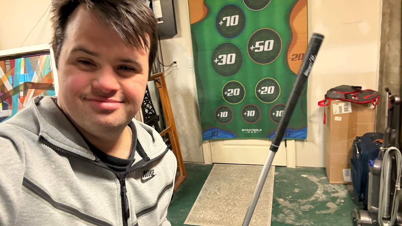 I’m showing you guys I got  form my ( sister ) last Christmas ￼￼