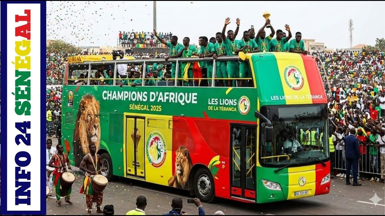 EN DIRECT ARRIVEE DES LIONS À DAKAR L'ACCUEIL DES SUPPORTERS