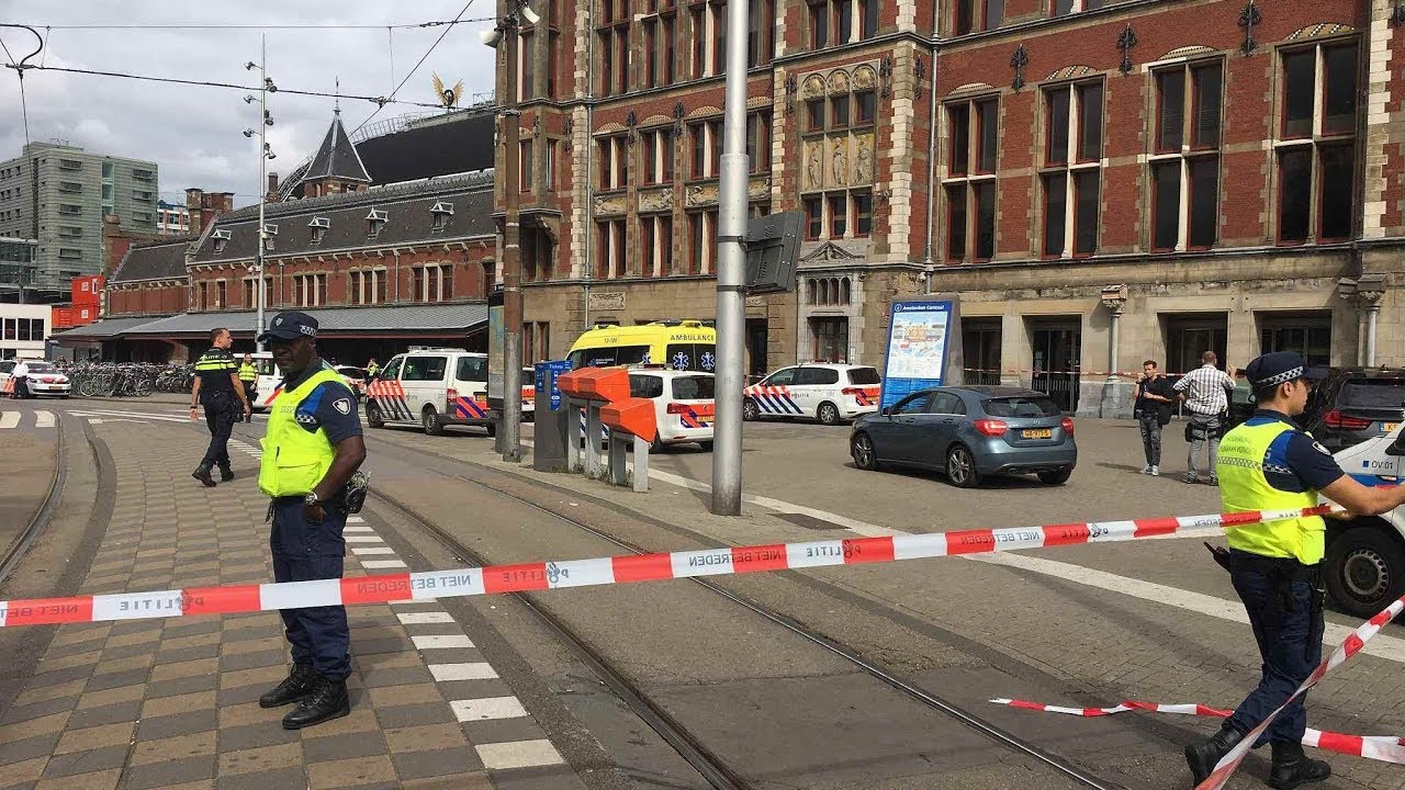 Suspect shot after stabbing at Amsterdam railway station