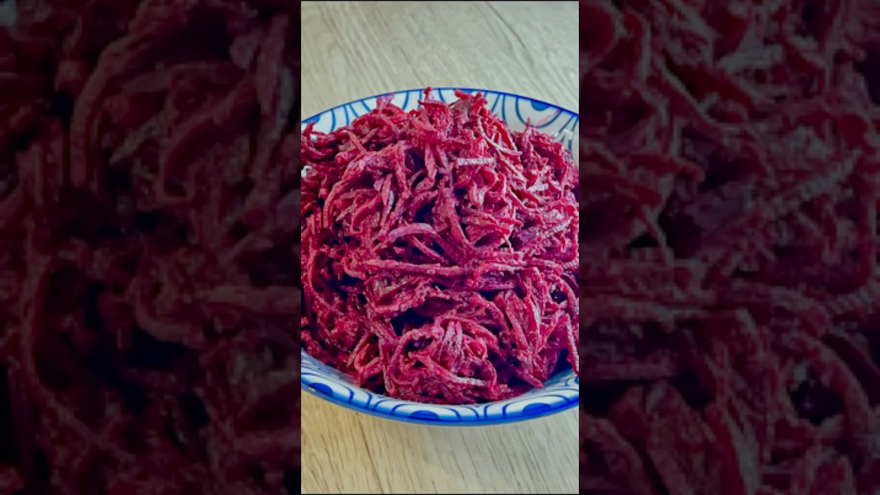 Салат из свеклы с чесноком за 5 минут. #мультикухня #вкуснаяеда #ппрецепты #салатизсвеклы