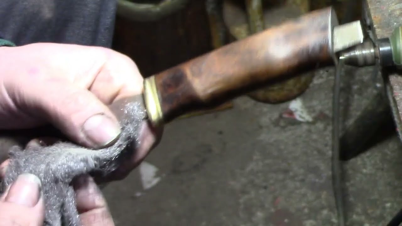 14)   Coltello damasco piuma  finitura impugnatura