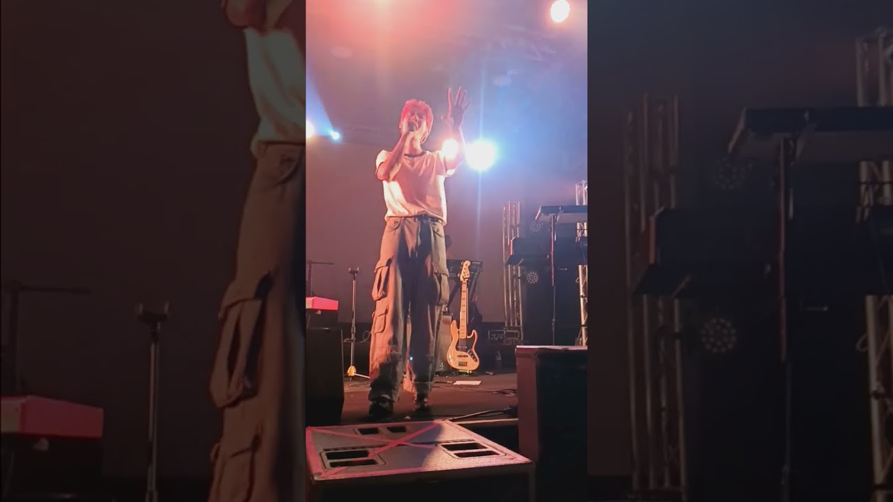 @JamesAlyn  Walk Out The Door Live in Legacy Taipei