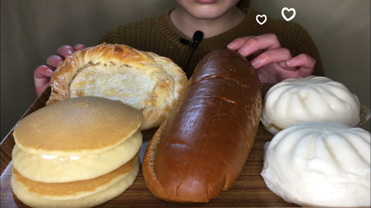 【咀嚼音】黒コッペ、うずまきフロマージュデニッシュ、パンケーキ、肉まんを食べた。일본의 슈퍼 빵을 먹는다【ASMR】【食べる】