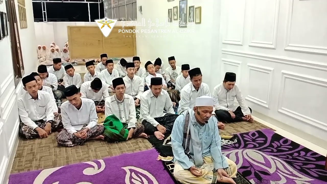 Rutinitas ba'da sholat subuh membaca wiridan