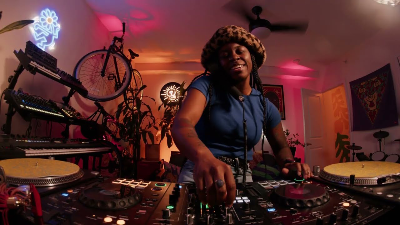 A HOUSE MUSIC SET: It’s DEEP & SOULFUL FEAT. MUSCLECARS, MARIAH CAREY, ALEX AGORE, S.E.L. & MORE