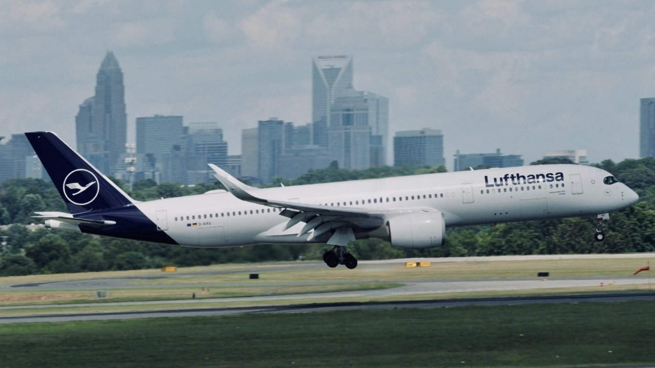 Parade of 777s at Charlotte! Lufthansa A350, Diversion, Special Livery & More |4K CLT Planespotting