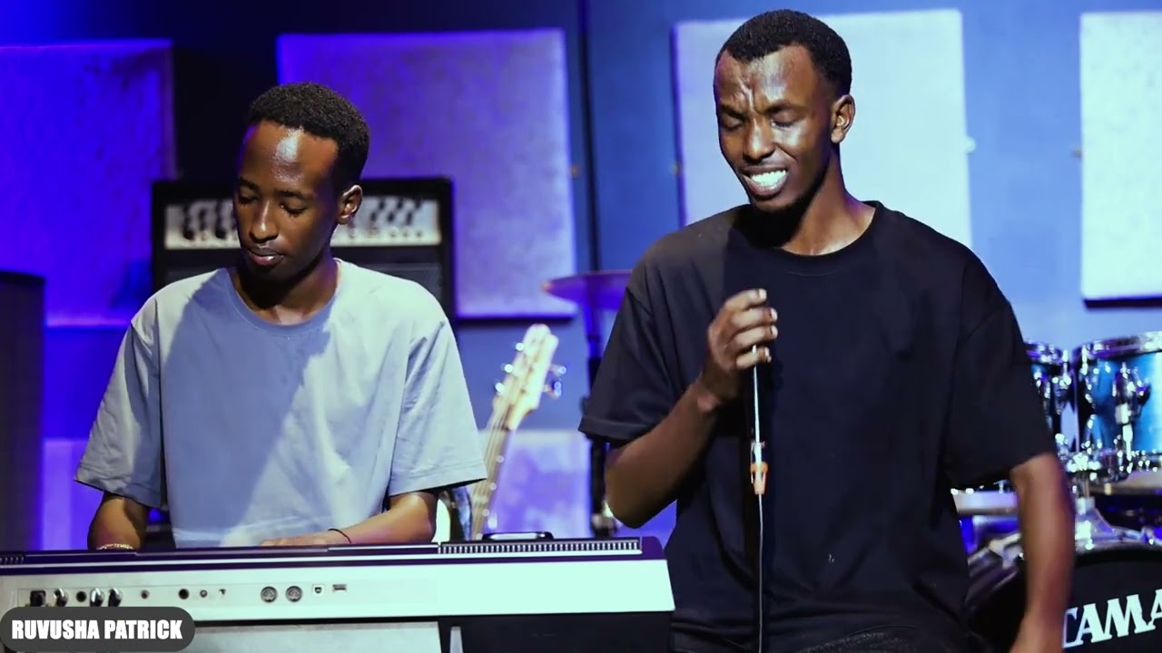 Worship session 2: Ntarindi Zina,Ndashima umwami wanjye , Mesiya(Ruvusha&Pianist Denis)