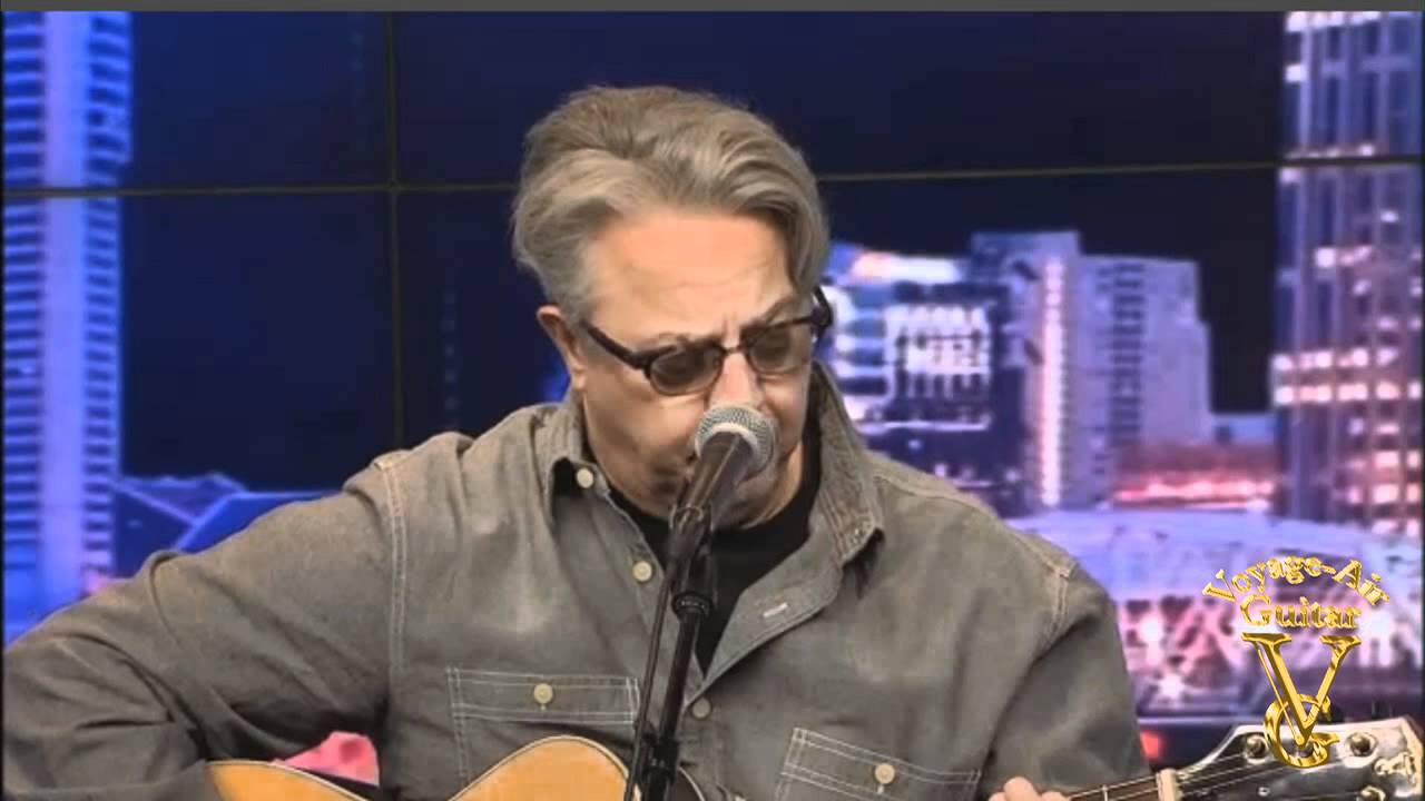 Danny Flowers performs on Nashville's FOX17