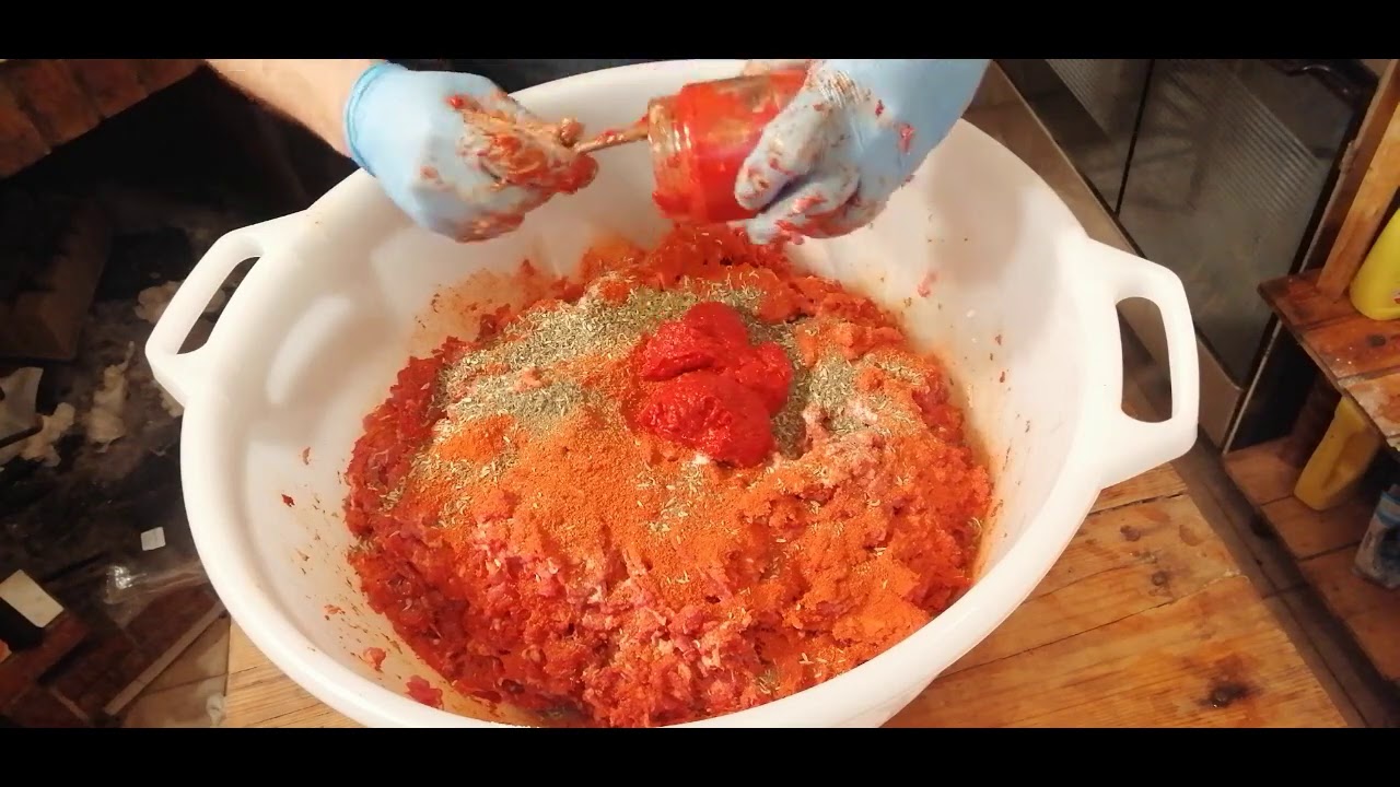 Salsicce piccanti calabresi con salsa di peperoni, da MicheleExpert- Cropalati (Cs)