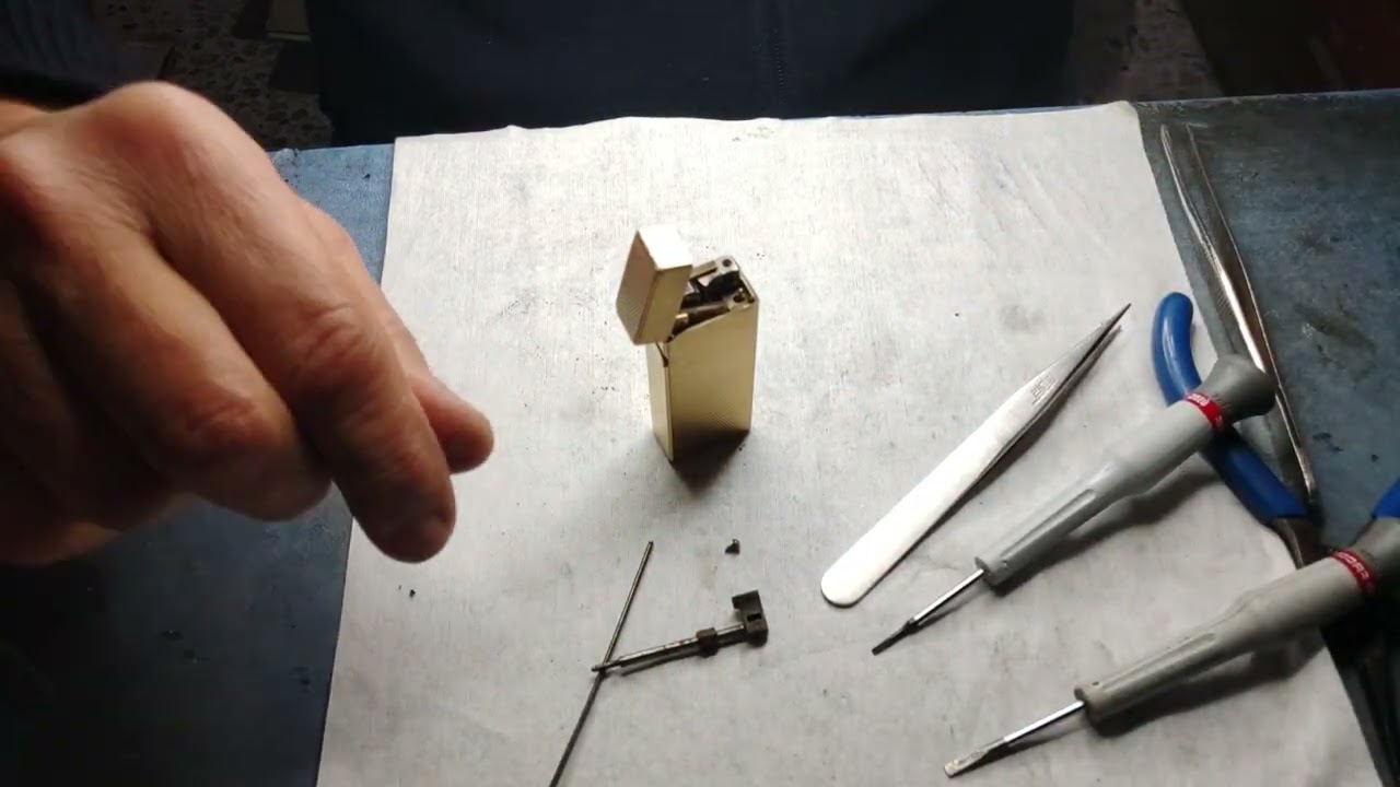 Dunhill rollagas Lighter how to assemble the flint holder and why the ferrule is hard to turn
