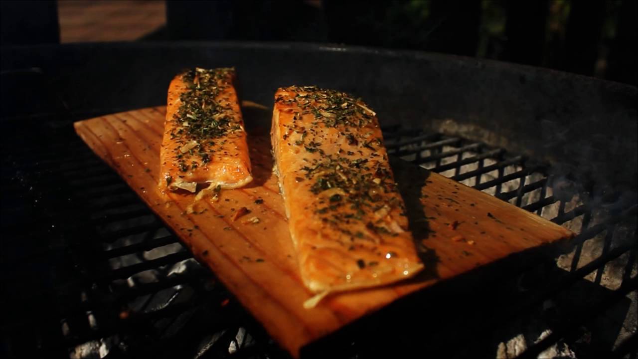 SALMON AHUMADO EN TABLA DE CEDRO Y STEAK DE ATUN CON CHIMICHURRI /GRILLERSparrillerosmante