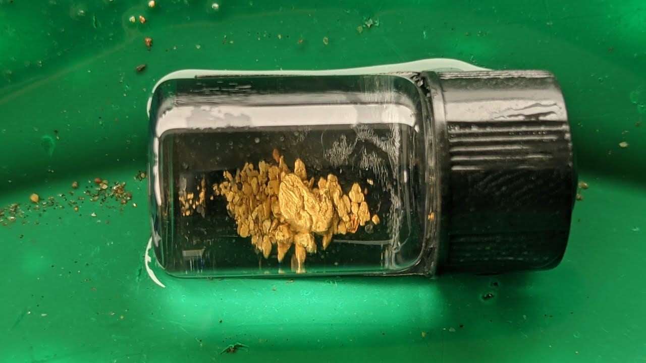 Gold Prospecting Deep Inside a Tailings Pile - Grimes Creek  Idaho
