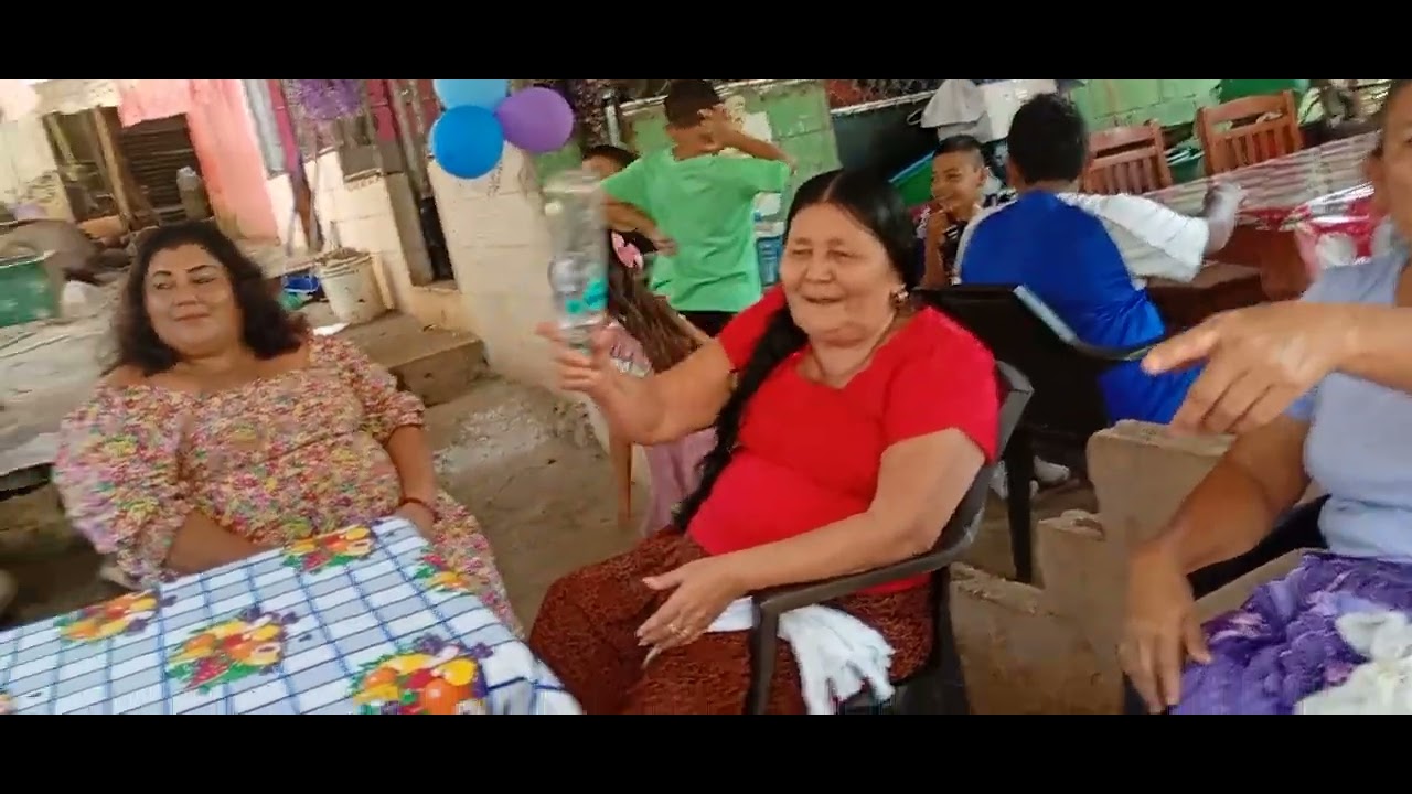 Miren las niñas q prepararon la comida 😱😂 de 15 14 y 9 años wow 😱 quedo rica😋
