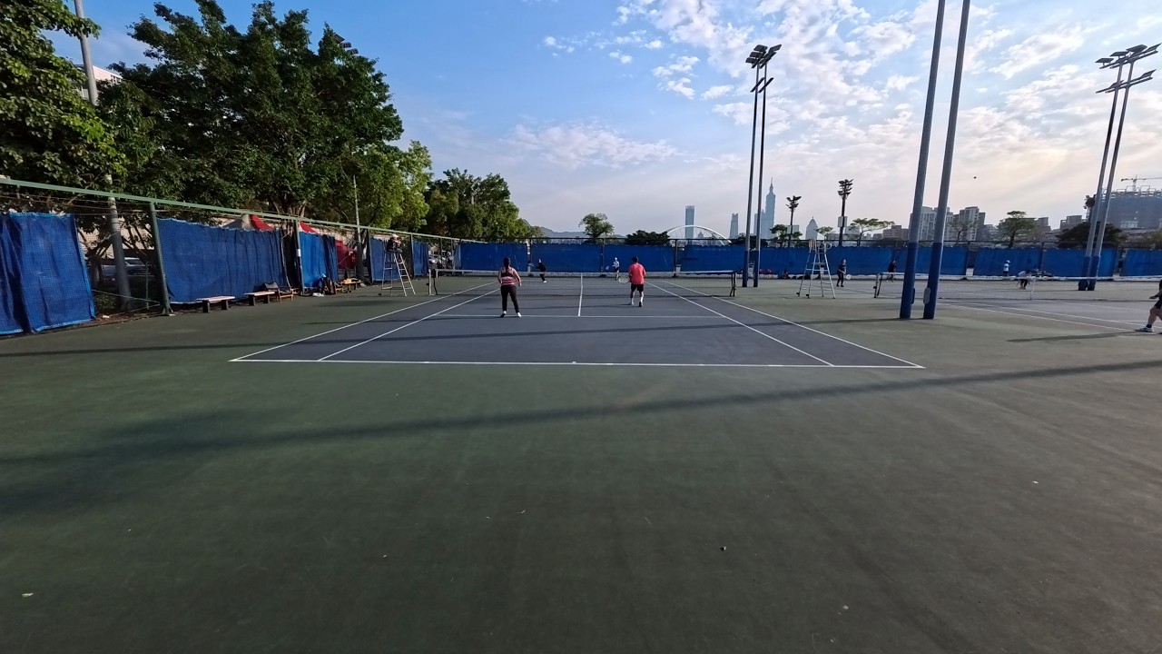 [ 4K 60fps ] Taipei Tennis Court View: Rainbow Riverside Park (Neihu) | Big Sunny Tennis | idlePOV