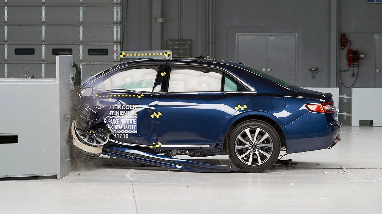 2017 Lincoln Continental driver-side small overlap IIHS crash test