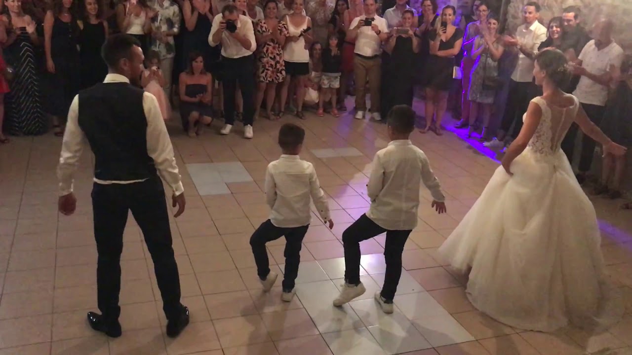 Ouverture de bal de Mariage avec les enfants - Vue de dos