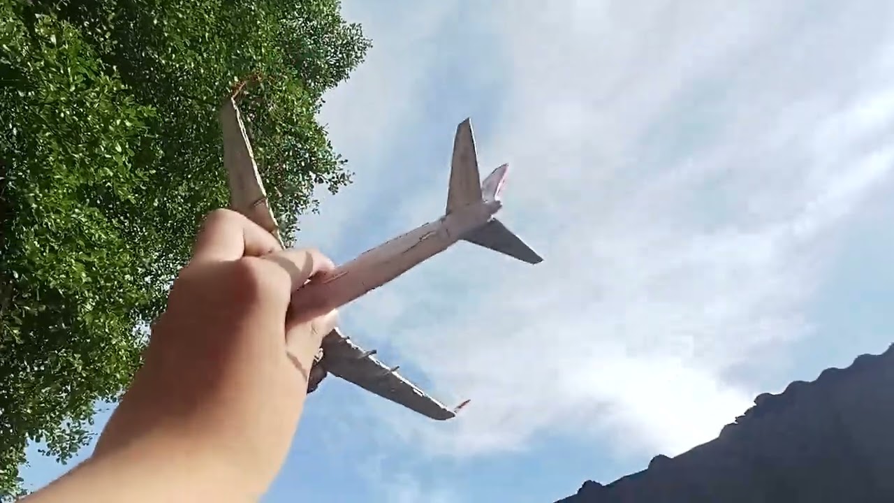 Runi Punya Pesawat Lion Parcel Com Boeing 737 900ER