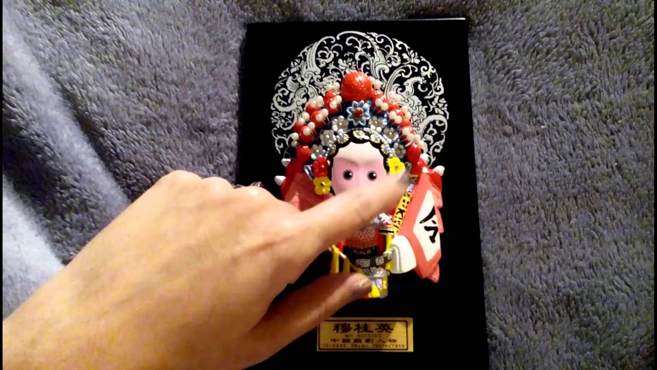 Asmr: Tapping,scratching,tracing,Chinese drama character (whispering in french/en français)