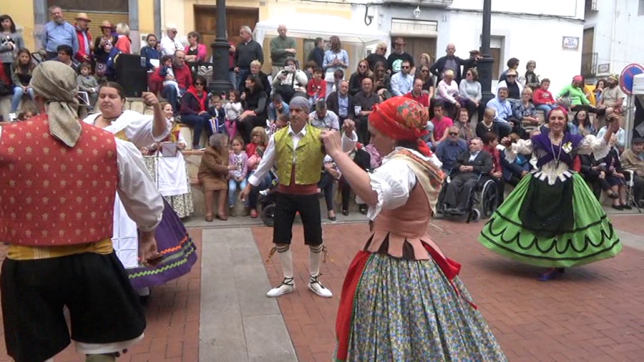 El Grup de Danses Baladre, a la Fira Gastronòmica de Castells de Castells – 30-04-2017