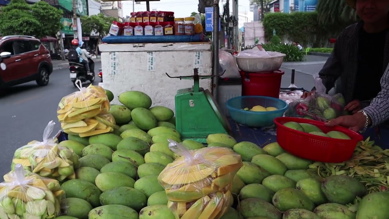 Mango Cutting Skills - Hochiminh City, Vietnam - Street Food