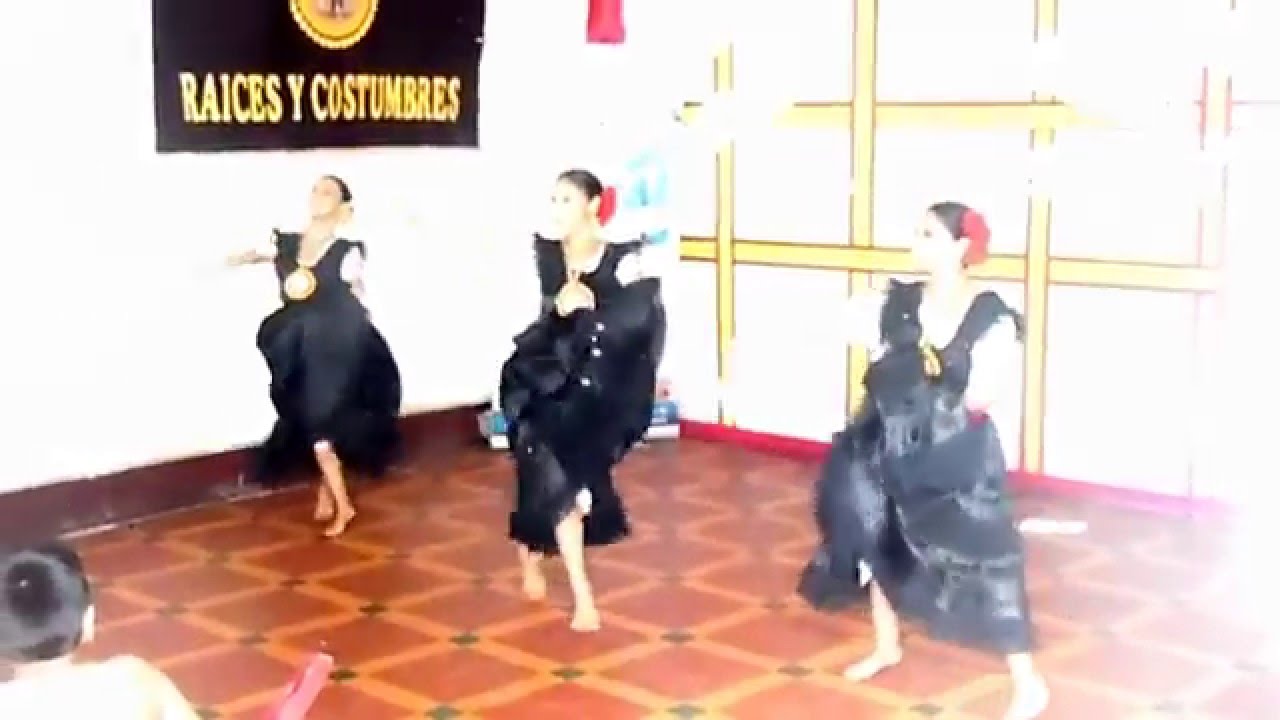 Coreografìa grupal de marinera