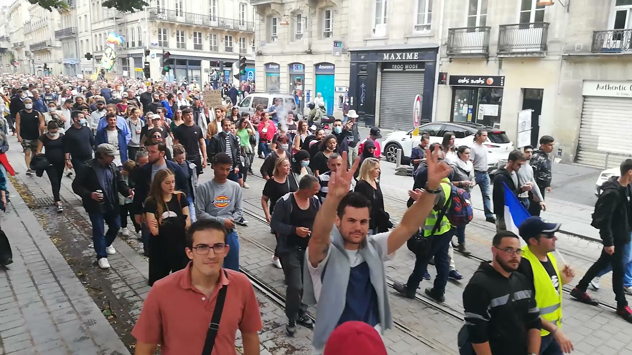 Bordeaux : ils manifestent contre le pass sanitaire élargi