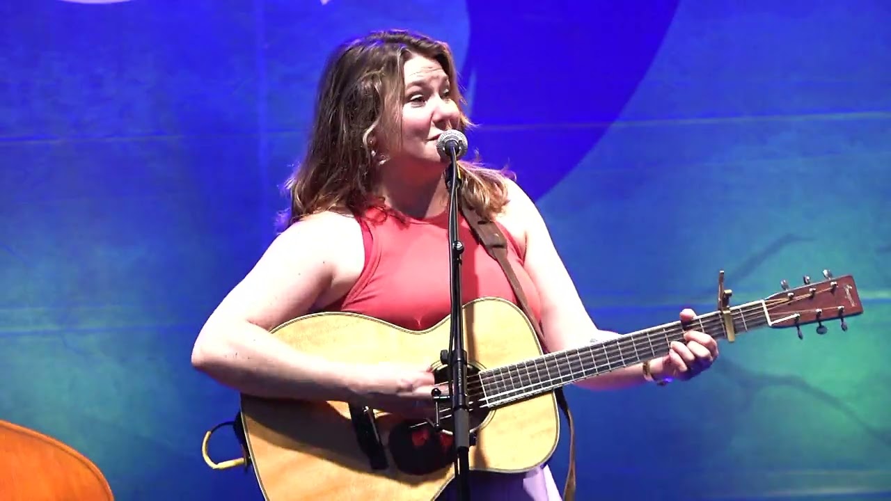 Della Mae 