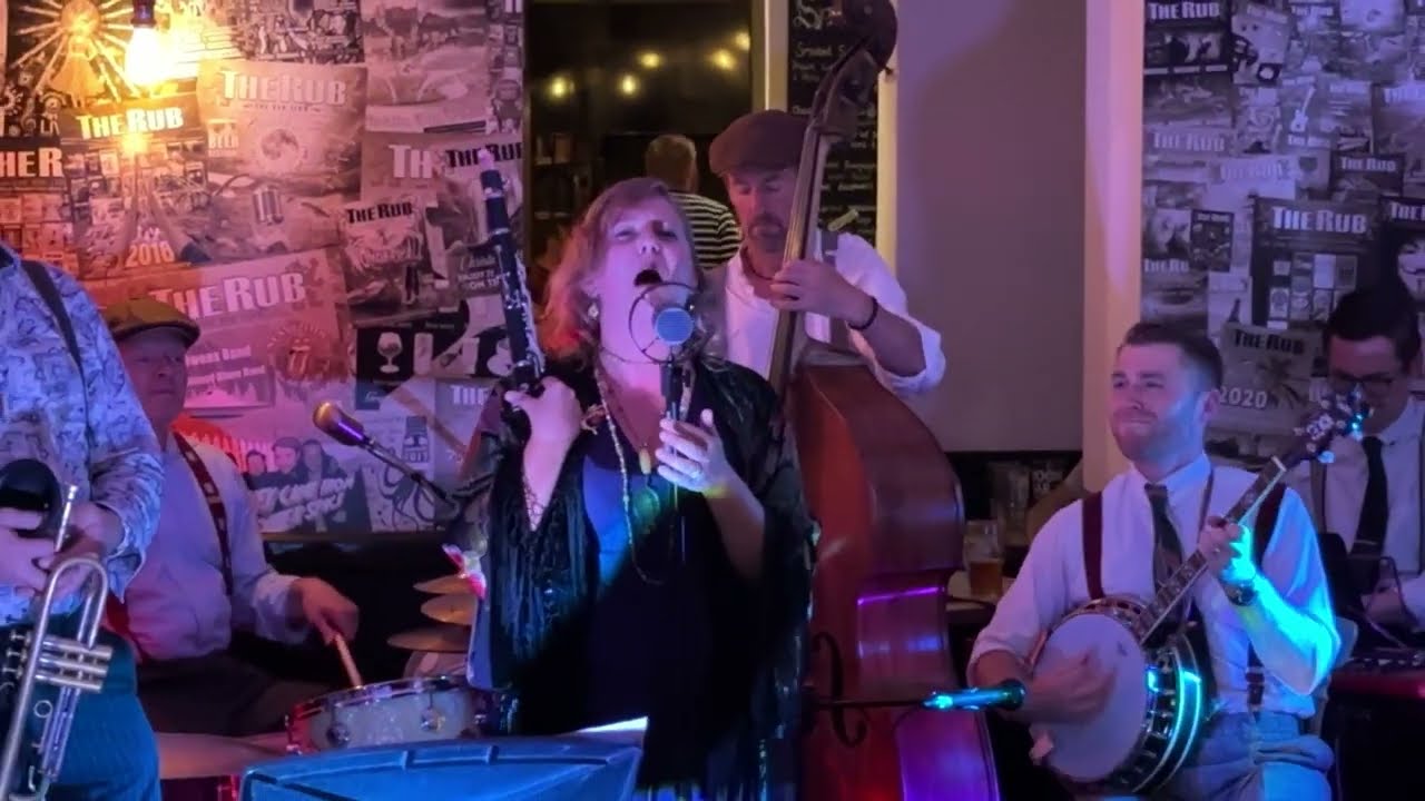 The Red Hot Sausages playing St James Infirmary Blues at the Red Lion Arundel 2023