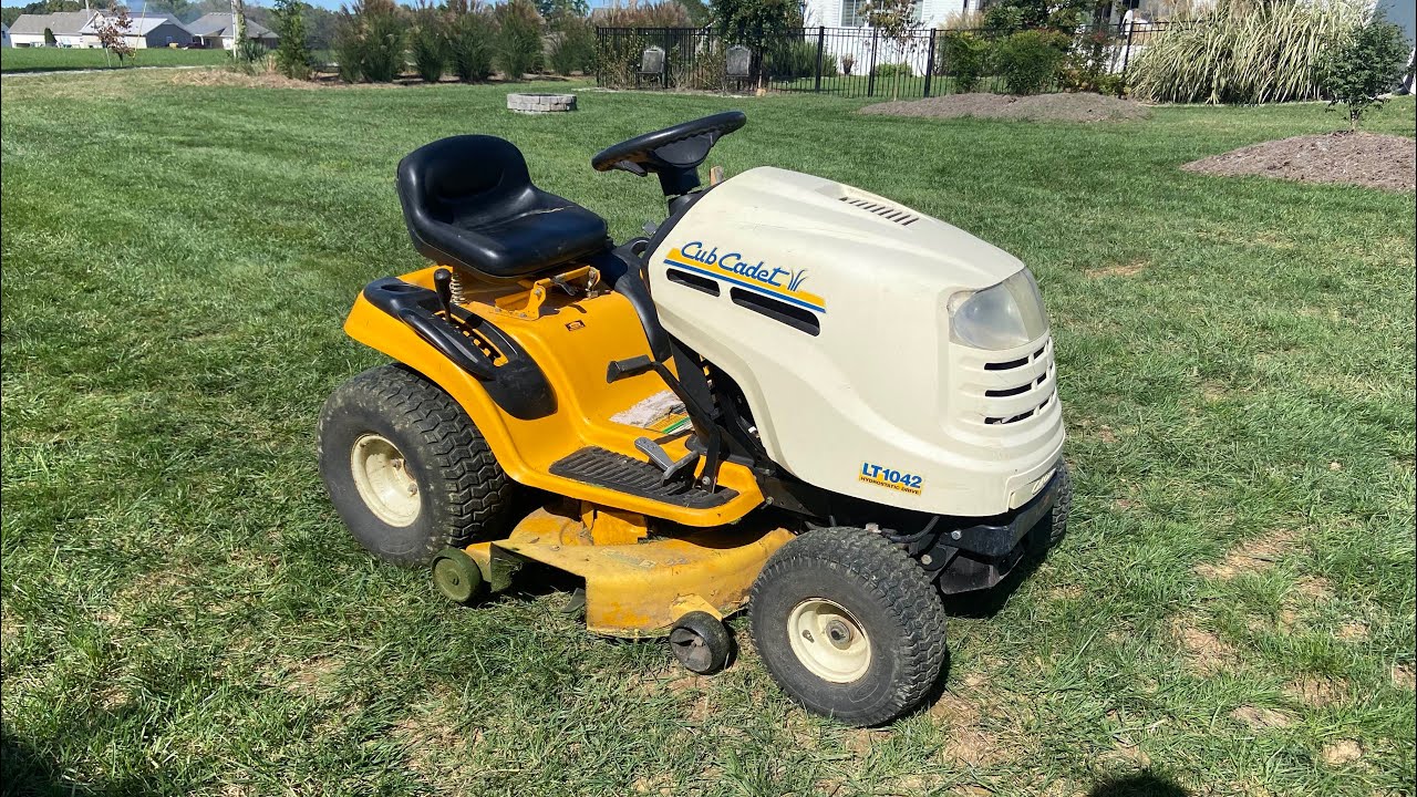 Cub cadet LT 1042 mower