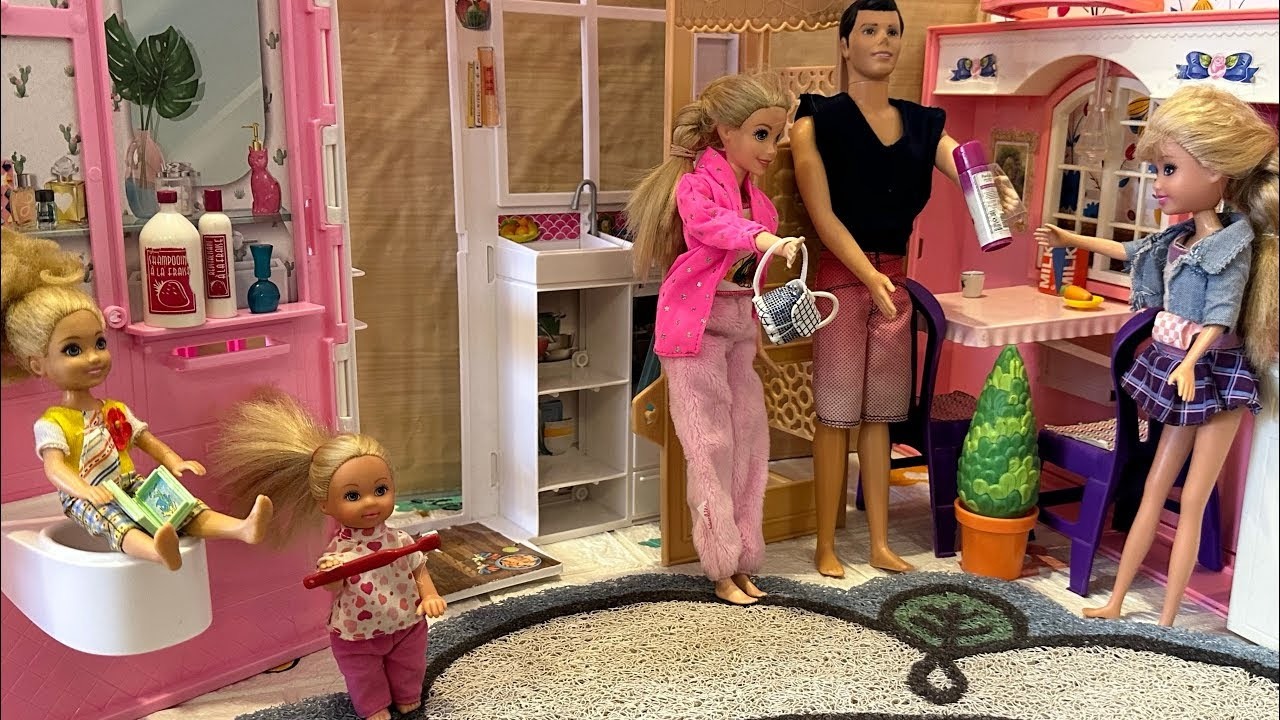 Barbie’s Morning Routine Turns Crazy on Last School Day!
