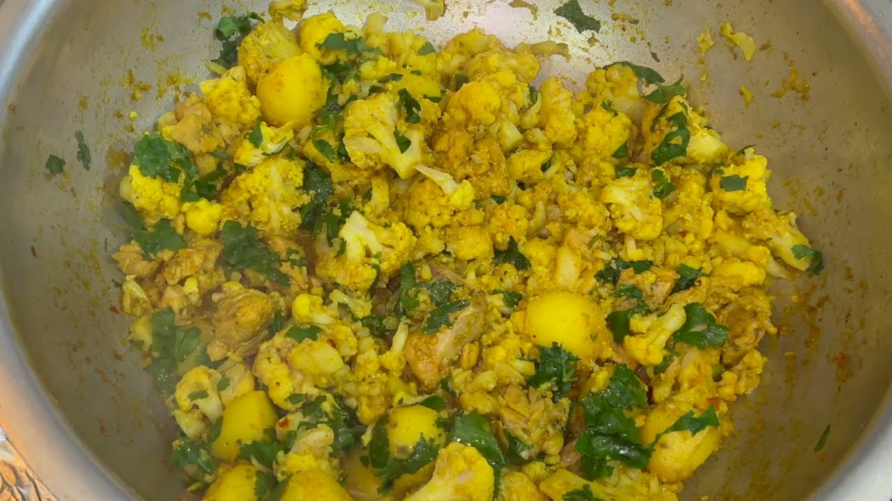 Chicken Aloo Gobi Recipe / Chicken Potato Cauliflower Recipe