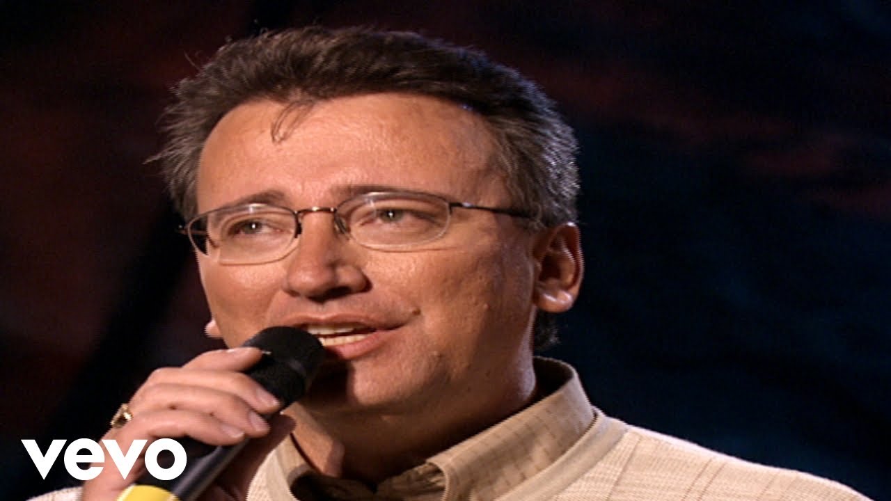Bill & Gloria Gaither - Heroes of the Faith [Live] ft. Legacy Five