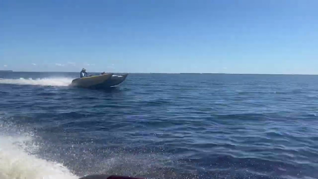 Superlight tunnel boat performance. Aquarius Aquacat.