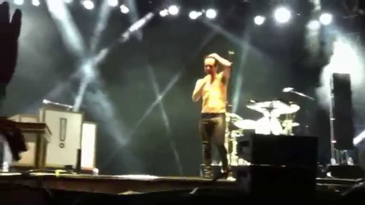Positive hardcore with Brendon Urie #panicathedisco