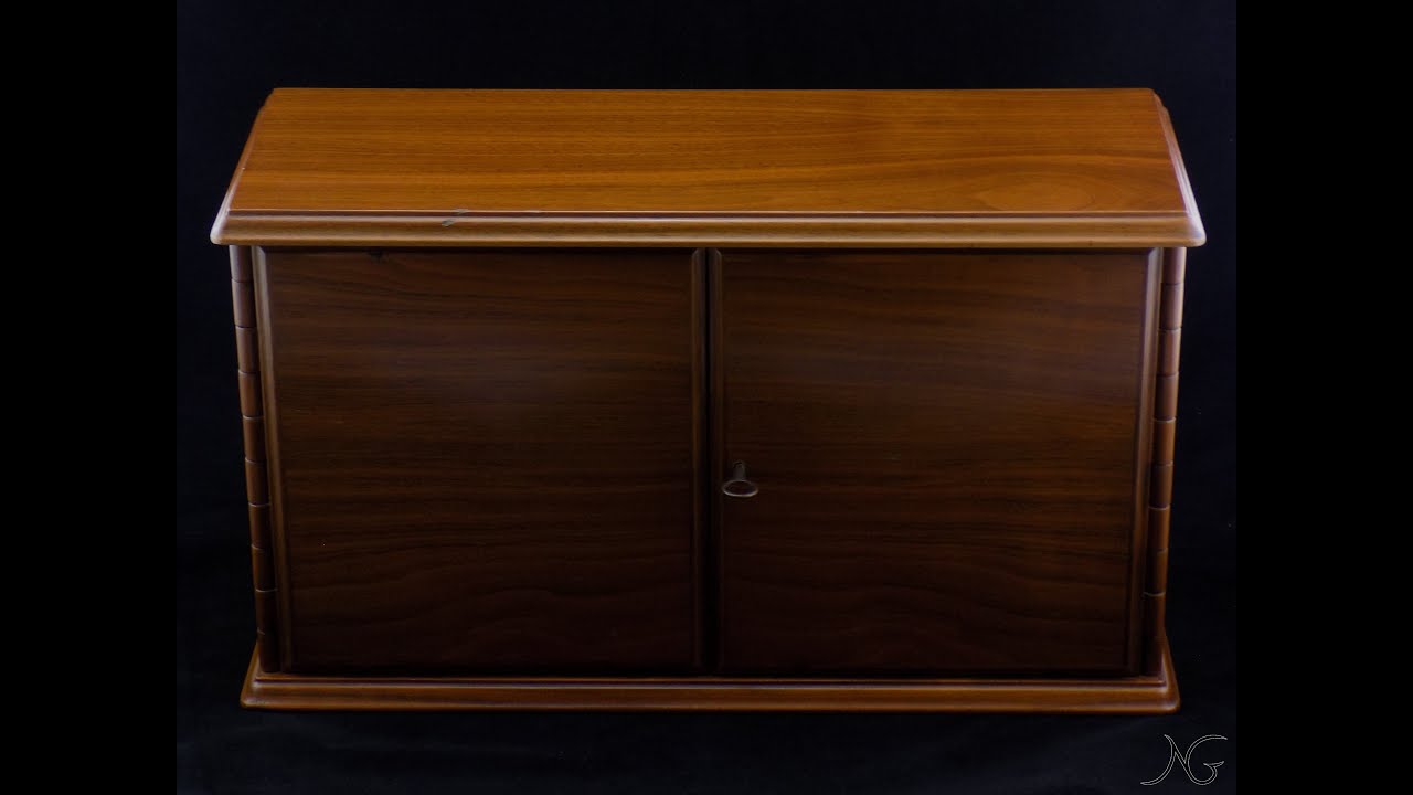 DUNHILL Pipe Smoker's Cabinet from www.ngpipes.com