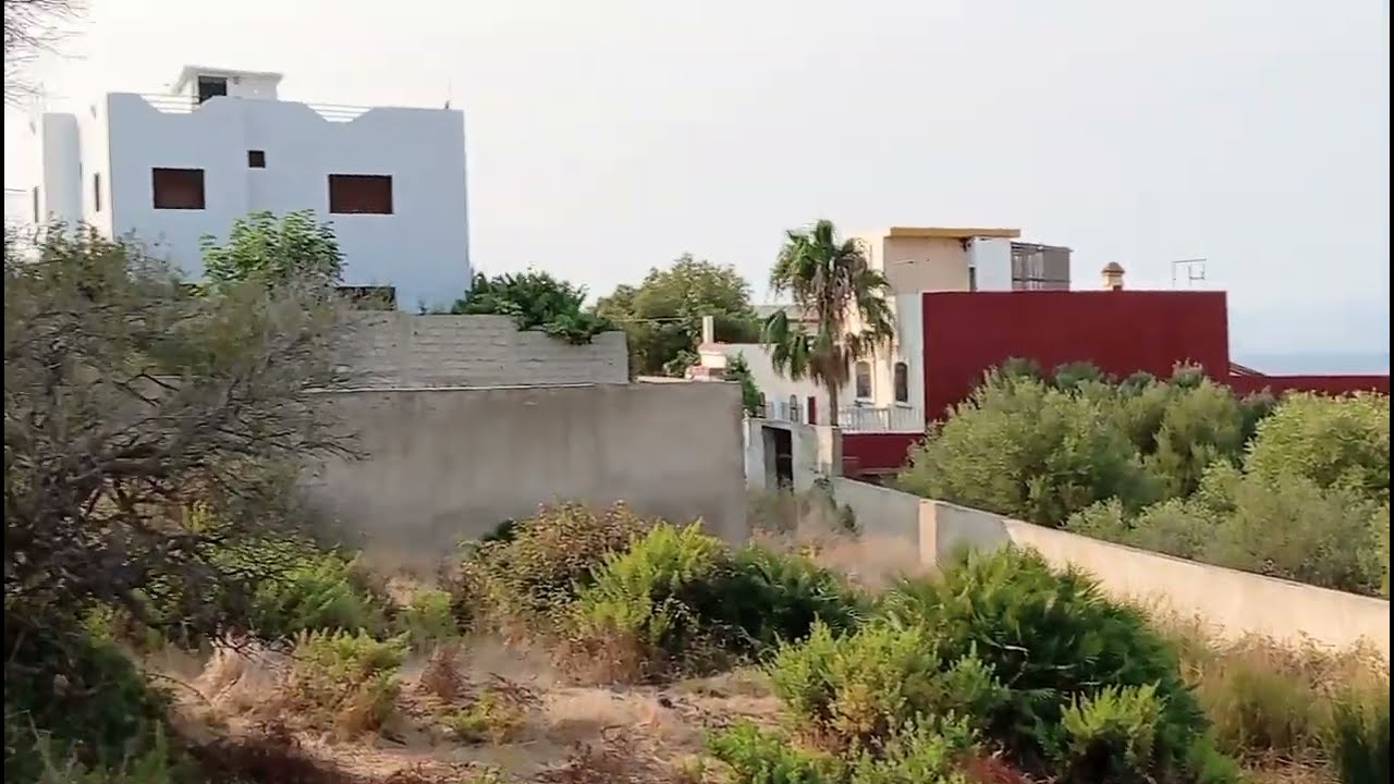 هوتة 👆 قريبة البحر 🏊 وطريق الكبيرة🇲🇦 موقع زهارة قصر الصغير فيها ثمن 💰 مناسب 👍 لي مهتم🤲 0649572273☎️
