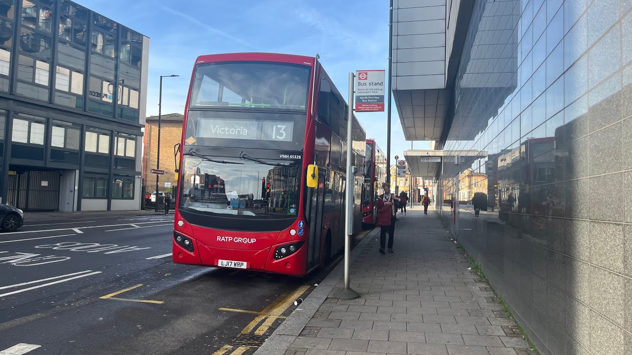 London bus route 13- North Finchley to Victoria
