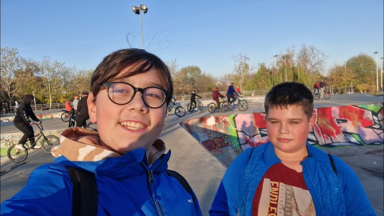 Am fost in parcul Tineretului si era sa ne pierdem la intoarcere.😲😲