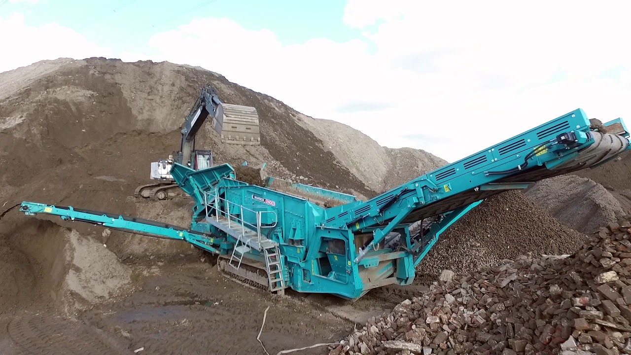 Powerscreen Warrior 2400 - Sieben Aushubboden