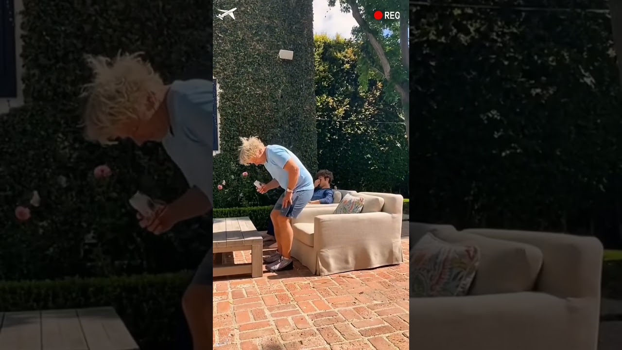 Turn on the scary air horn mode 😂🇺🇸#prank #scareprank #jumpscare #sofunny