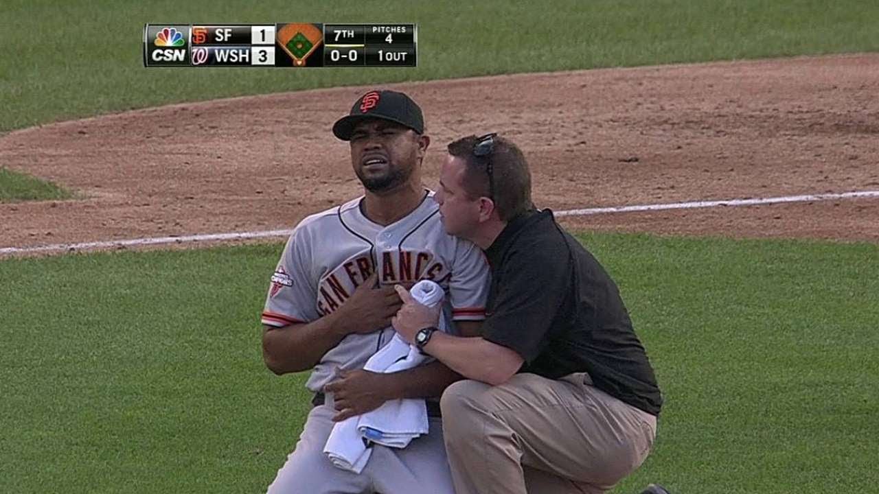 SF@WSH: Rosario exits after being hit with line drive