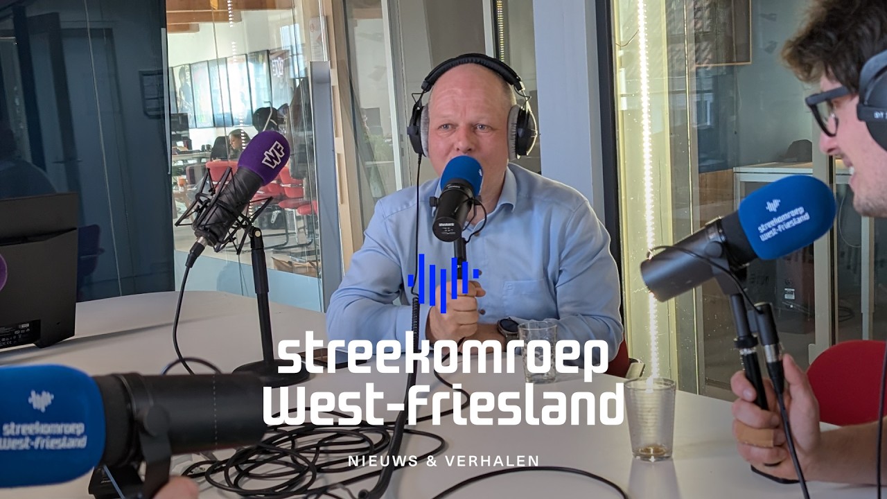 Buiten de Raadzaal – Jean-Pierre Kroezen