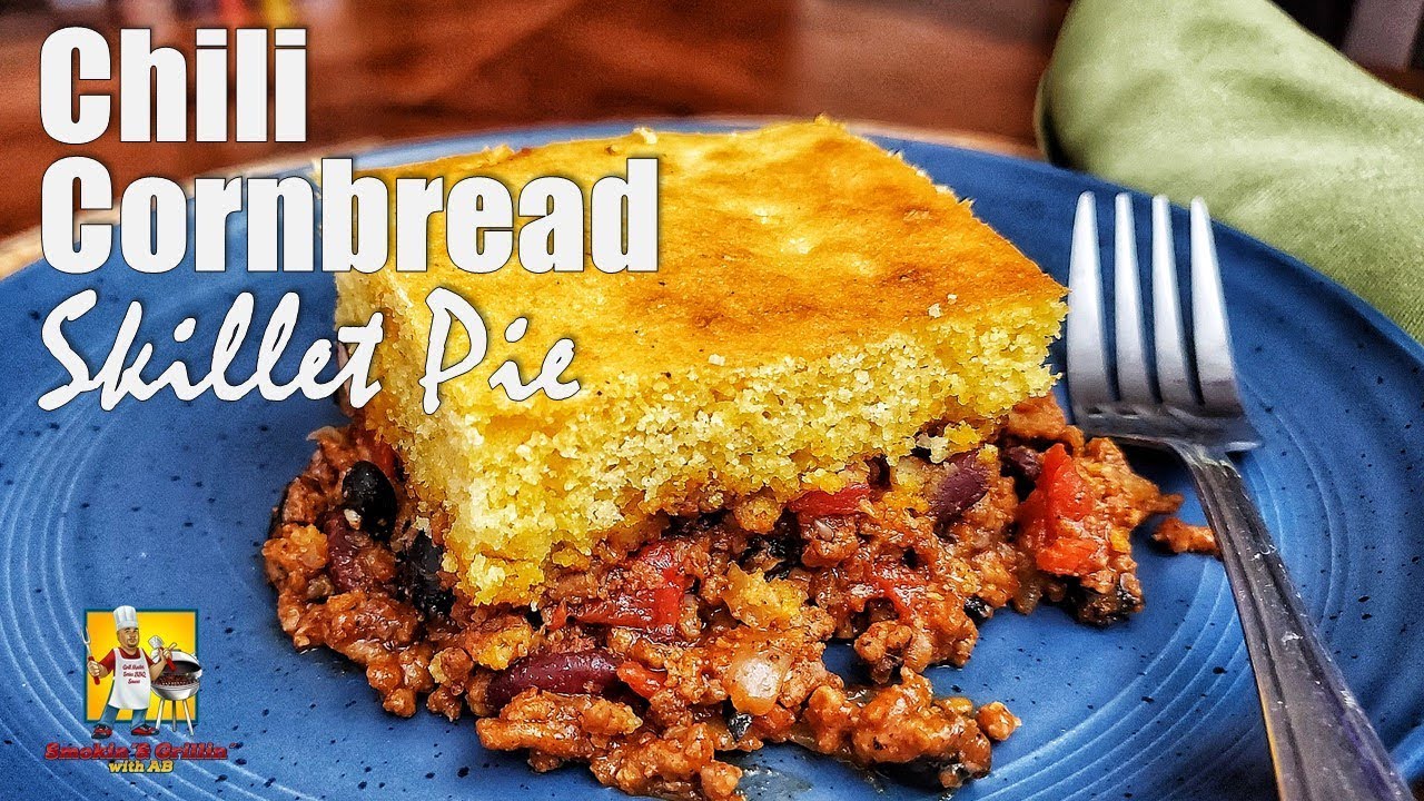 Chili and Cornbread | Chili Cornbread Skillet Pie