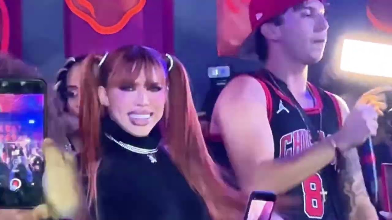 Yeri MUA - Chupon (En Vivo)