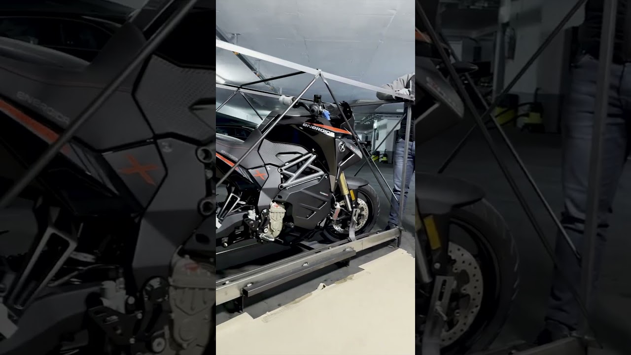 ENERGICA Experia Unboxing - Auto Thomas