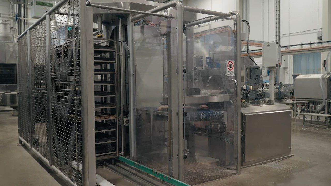 Bread Rack Loader with decoration unit - Dynatec AS Overview