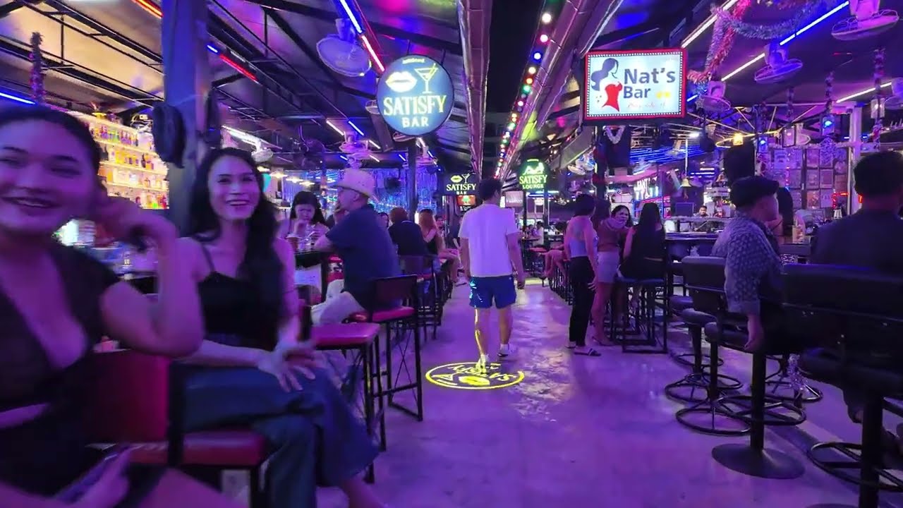 Pattaya Myth Night Beer Town, Maggie Mays Beer Garden Nightlife, Thailand   4K 60FPS