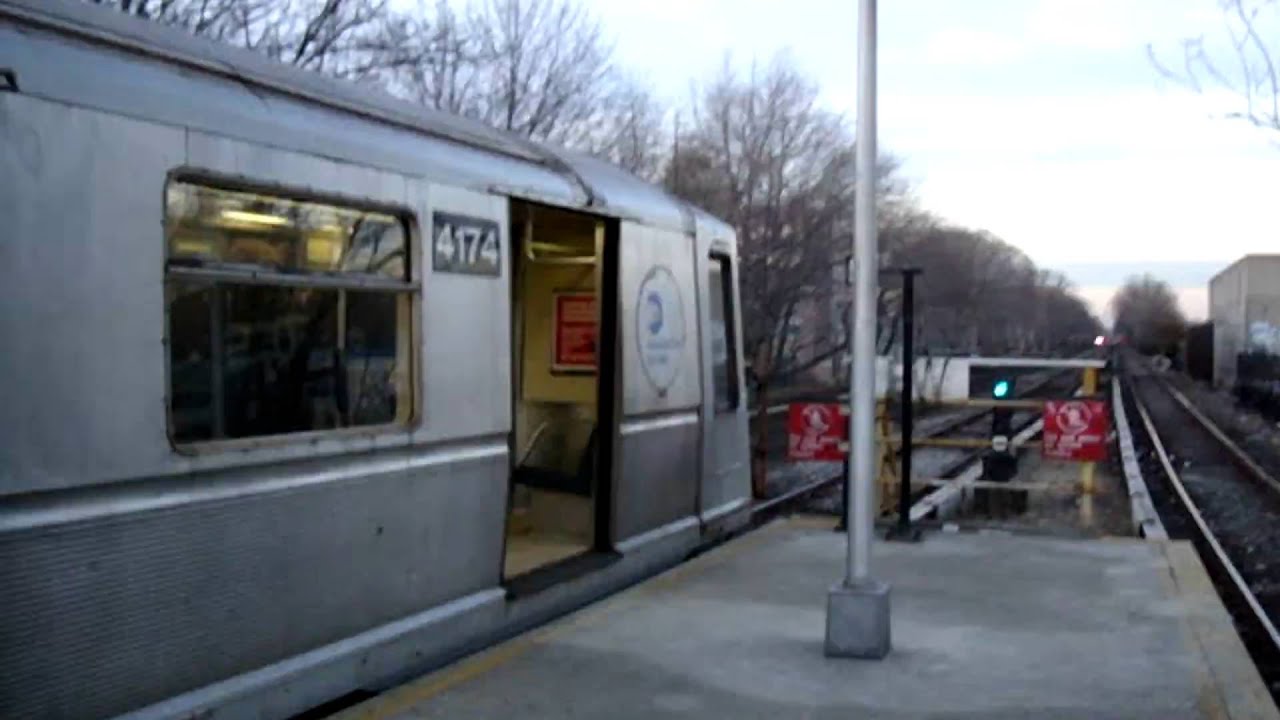 MTA New York City Subway : Bedford Park Blvd Bound R40 Slant B Train @ Kings Highway