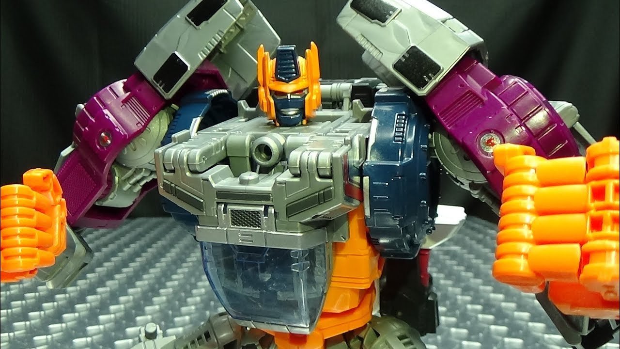 Power of the Primes Leader OPTIMAL OPTIMUS: EmGo's Transformers Reviews N' Stuff